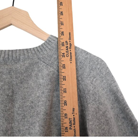 Uniqlo Gray Wool Blend Crewneck Sweater Size M Academia Minimalist Preppy - Picture 6 of 8